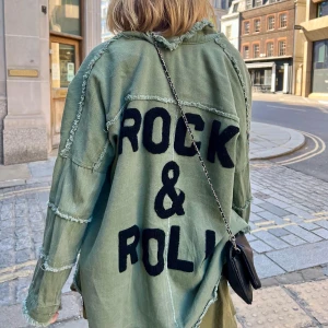 rock & roll jacka - intresskoll på denna fina ’rock & roll’ jackan! kom med prisförslag 💗