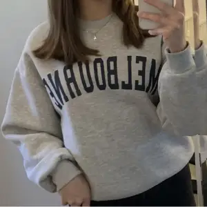 Nästan ny sweatshirt från Gina tricot.💗
