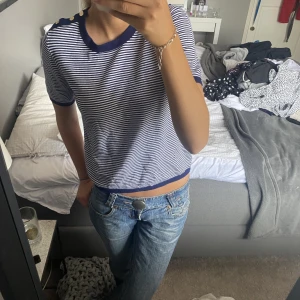 Stickad t shirt  - En fin randig stickad t shirt från zara som inte kommer till användning ❤️