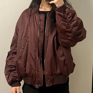 Oversized bomber jacket from zara - Worn only a few times. In good condition. 