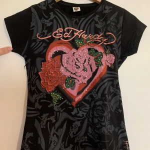 Ed Hardy tee - ❗️lägger ut igen för gratis frakt❗️
