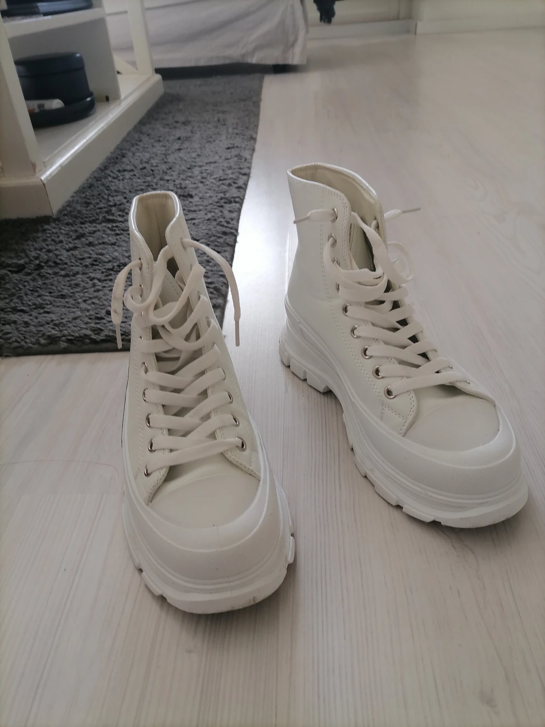 Sneakers beställda från Sixtydays storlek 39