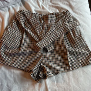 Kort byxor  - Kortbyxor med en tint av kostymbyxor❤️ jätte sköna och är i storlek 36