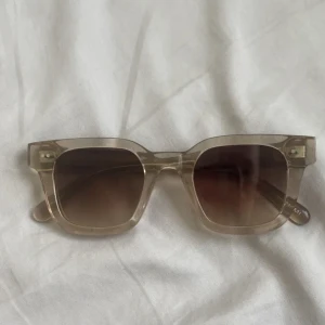 Chimi 04 - Säljer mina helt nya chimis som är 2månade gammla, dem är använda fåtal gånger men som helt nya. I färgen  Ecru (kan tänka mig att gå ner i pris) 