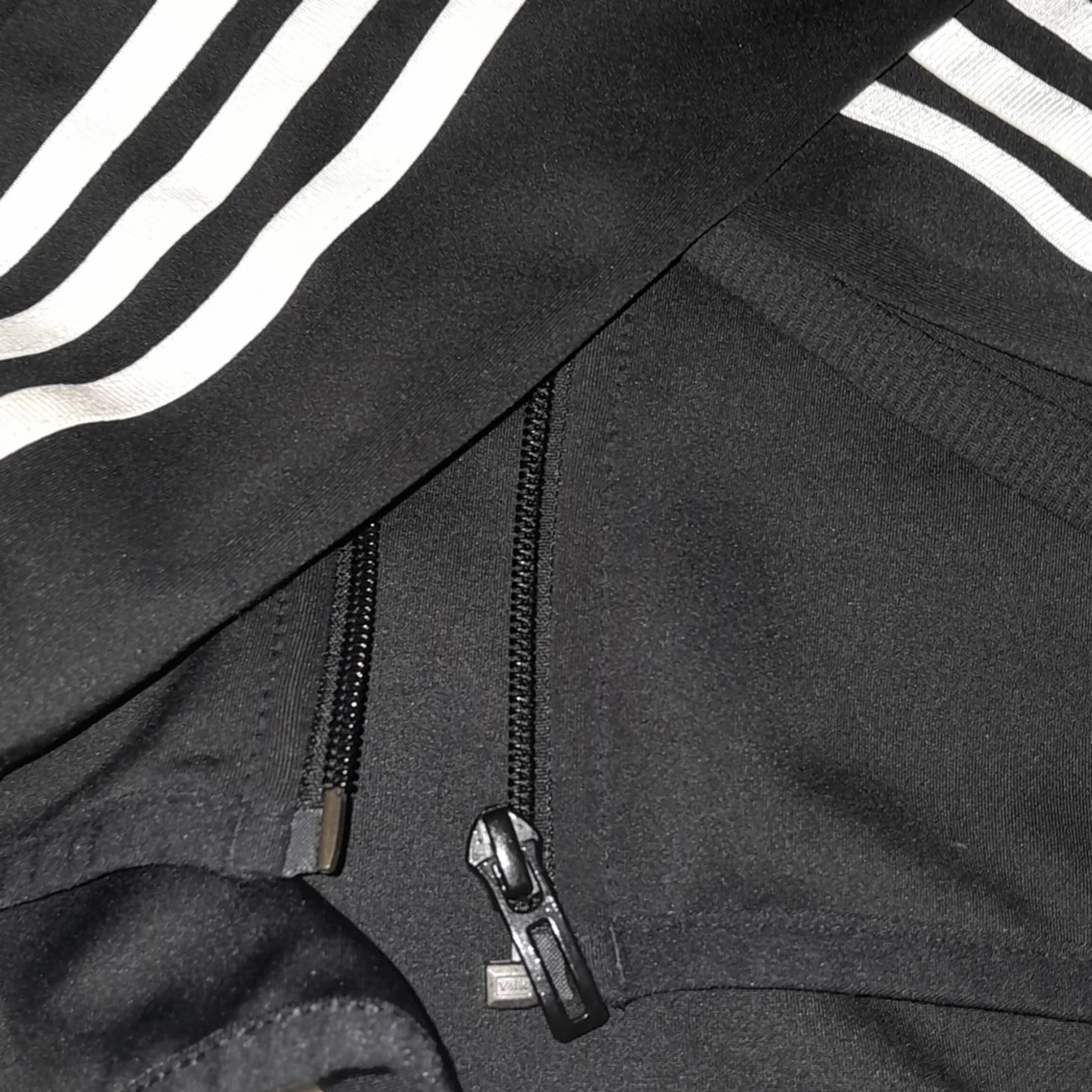 Adidas tränningskofta - 90