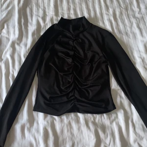 Tröja - Croppad tröja ✨