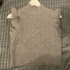 Linne - För litet ”linne” men jättefin! Aldrig använt. 