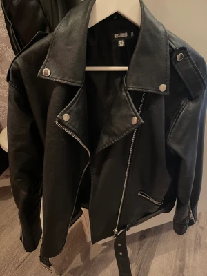 Skinnjacka  - Skinnjacka från missguided