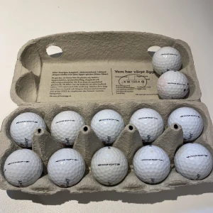 Wilson DX2 soft golfbollar - Wilson DX2 Soft för ett bra pris. Bollarna är A-klass. 6kr st. 12 bollar 70 kr.