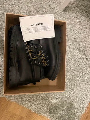 Whyred  - Snygga skor från Whyred, väldigt fint skick! Storlek 36. Köpte för 2999kr. 