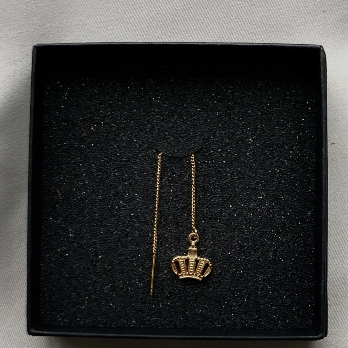 Kron-örhänge i guld👑