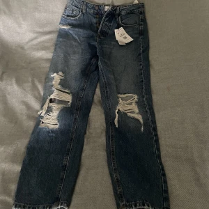 fina jeans i nyskick!  - Har ej använt dom och har kvar prislapp🫶 superfina och sköna men passade tyvärr inte mig :(