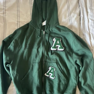 Axel Arigato hoodie - Illusion hoodie från Axel Arigato storlek M (tidigare kollektion finns inte längre att köpa)  Ordinariepris: 2300:- Använd sparsamt så i nyskick 