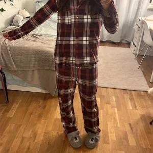 Pyjamas sett💗 - Mysigt pyjamas sett Storlek S, skriv prisförslag till mig🫶