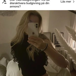 Söt topp - Lägger upp denna jättefina topp från zara igen eftersom den inte blev såld. Köptes i januari men har inte nyttjats av mig någon gång tyvärr så tror den skulle passa in jättebra hos någon annan! Storlek L men passar allt från XS- L💓 
