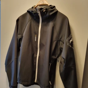 Didriksson Skaljacka - Fin Didriksson skaljacka för Dam i storlek 40. 