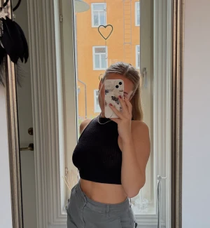 Topp - En svart topp i bra skick!