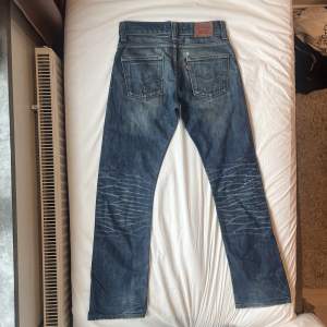 Ett riktigt sköna Levis jeans med en fet och rare wash. Hade absolut behållt men de passade tyvärr inte mig. Bra skick. Dm för frågor och intresse