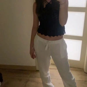 Linnebyxor  - Linnebyxor ifrån mango säljs på grund av att de inte kommer till användning 