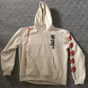 Wu-Tang hoodie i storlek M. Knappt använd och är köpt för nypris 699kr.