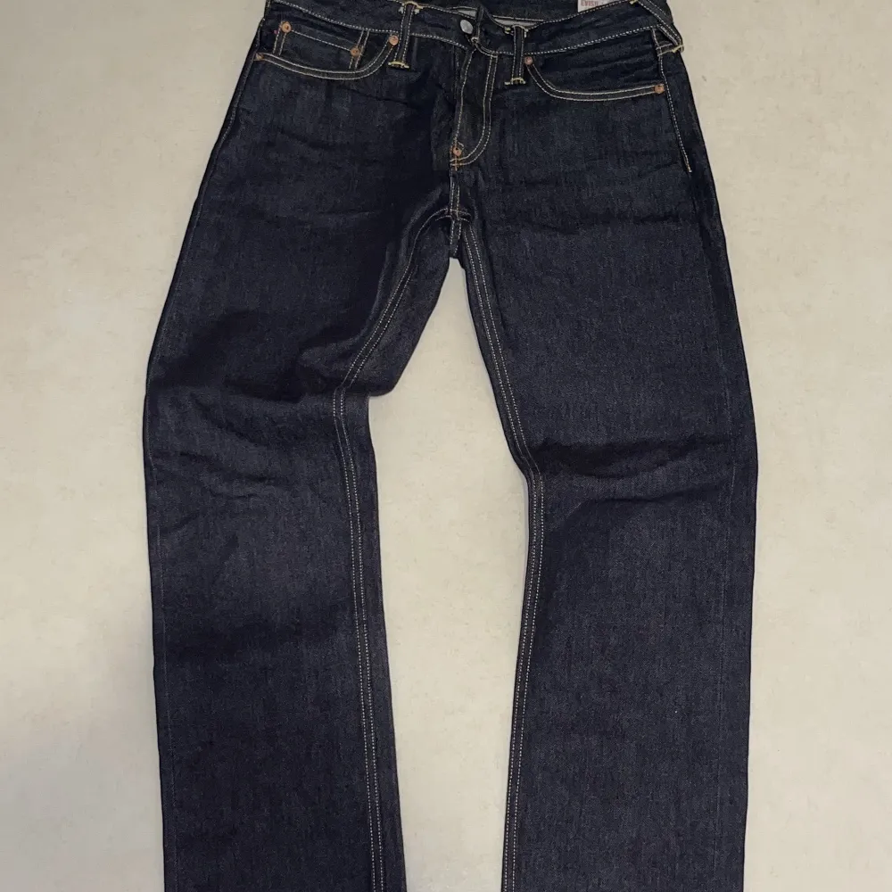 Säljer mina daicock Evisu jeans då dessa inte kommer till någon användning. Dessa är i mycket bra skick.  Kom gärna med prisförslag. Jeans & Byxor.