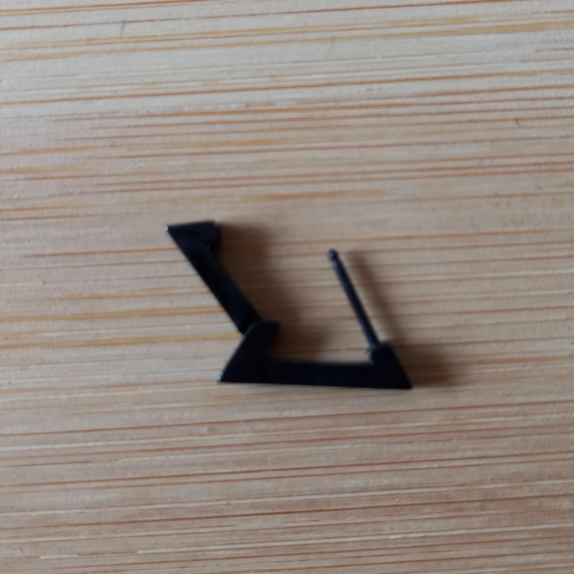 Black triangle earrings - 90