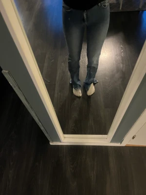 Jeans  - Säljer dessa jeans från Nelly pågrund av att jag inte använder dessa längre 