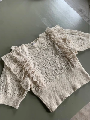 Topp zara - jättefin topp från zara, oanvänd!! 💗💗