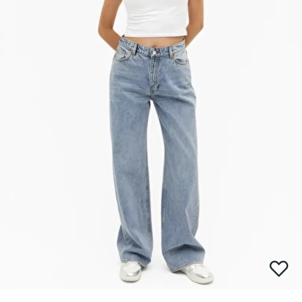 Blå jeans från monki i fint skick. Jeans & Byxor.