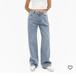 Jeans - Blå jeans från monki i fint skick