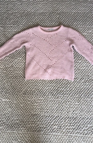 Name it  - En name it rosa stickade tröja❤️ säljes pga att den ej kommer till användning längre 🥲