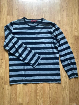 Långärmad tröja  - Betalning sker via Swish 