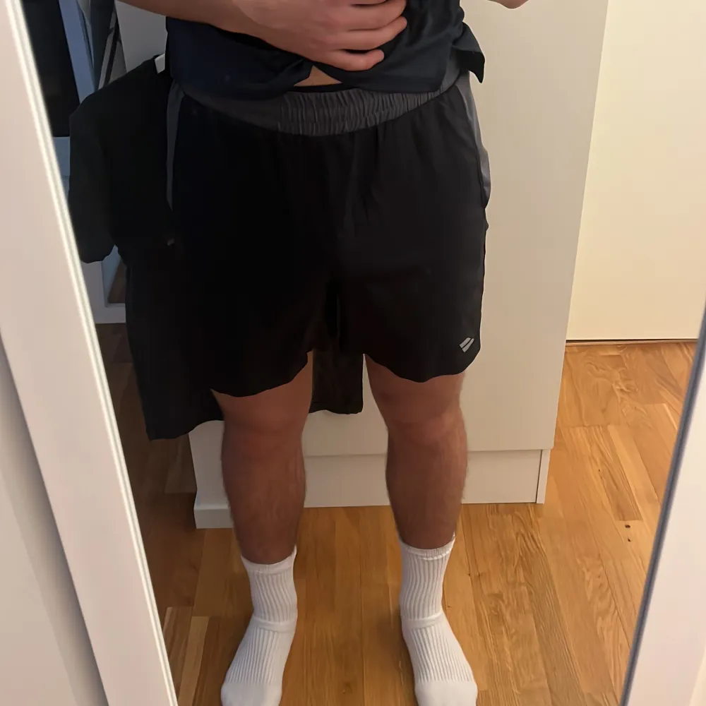 svarta tennisshorts, bra skick. Shorts.