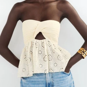 Zara topp - Säljer denna helt utsålda toppen från zara. Super fin till sommaren 