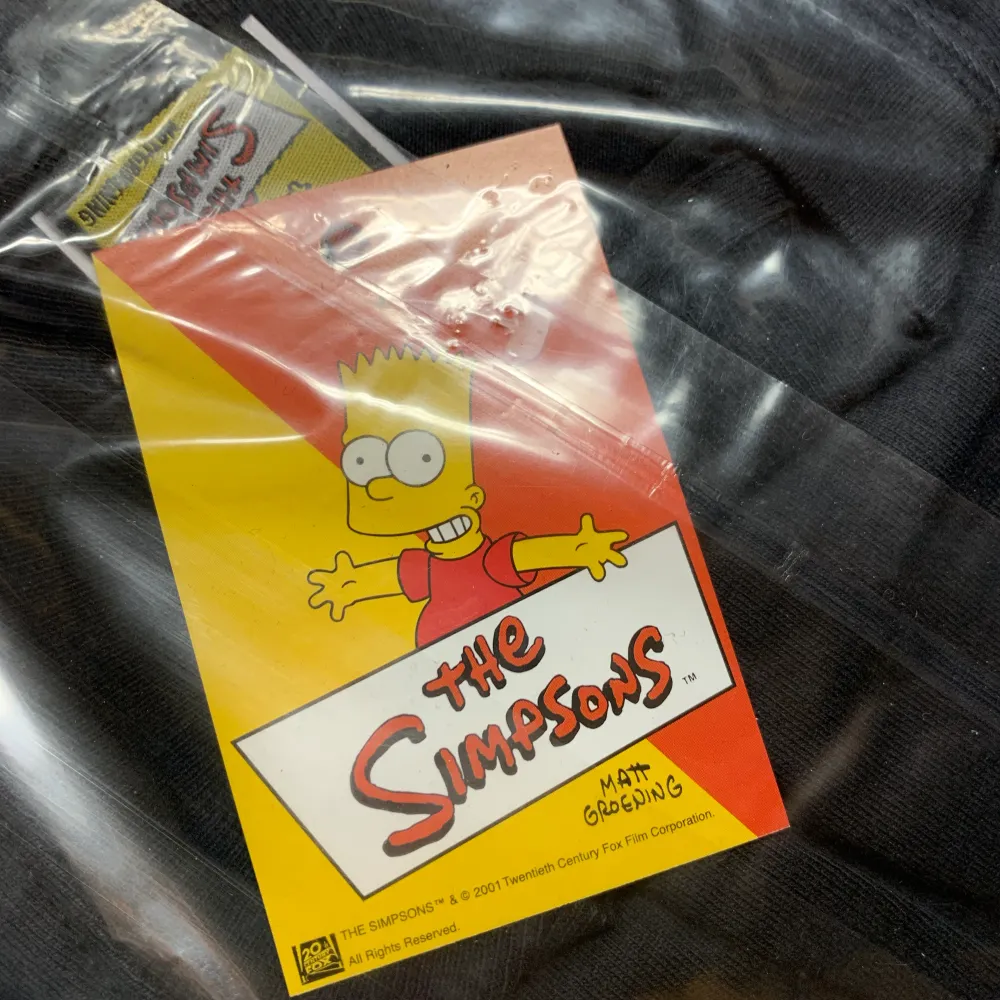 Storlek Medium. Från 2001, i orginalförpackning med tag. Samlarobjekt?   Vintage, retro, Simpsons. T-shirts.
