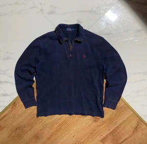 Polo Ralph Lauren halv Zip  - Bra skick och kvalite   Dma för frågor   Storlek S  Pris kan förhandlas