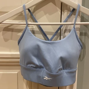 Reebok sportbh - Oanvänd sport-bh i storlek S