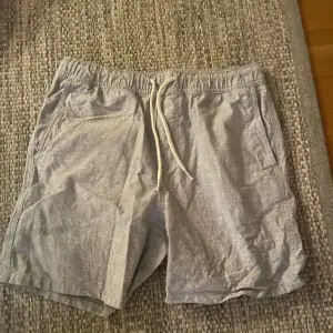 As snygga sommar shorts i princip oanvända, säljer då de inte används längre 