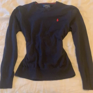 Ralph lauren tröja - Köptes för 1800kr, i perfekt skick. Sitter som en S