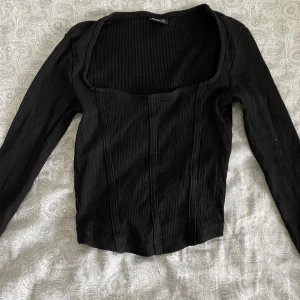 Snygg topp - Snygg topp som är långärmad , perfekt för utgång! 