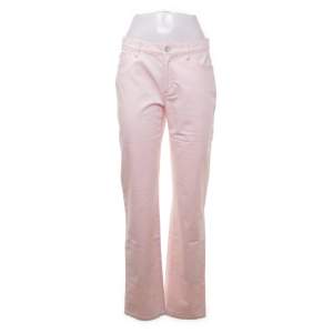 Snygga Low Rise jeans. En superfin rosa färg. 