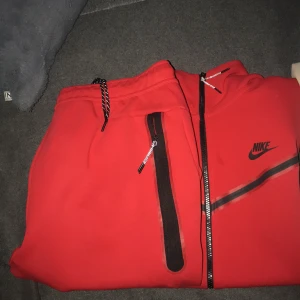 1300kr - Storlek i L 