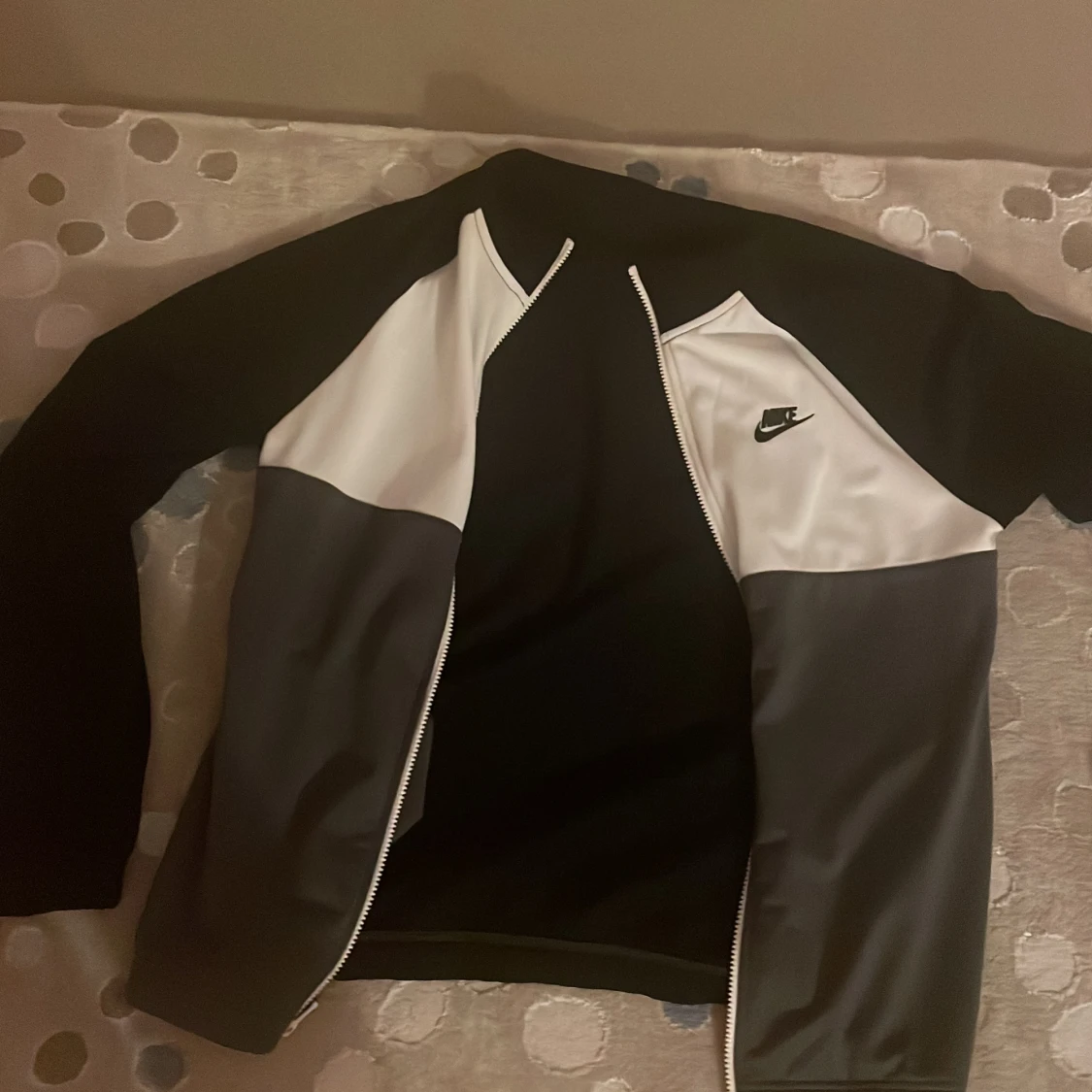 Nike kofta(storlek S) som har använts bara 6-7 ggr - 90