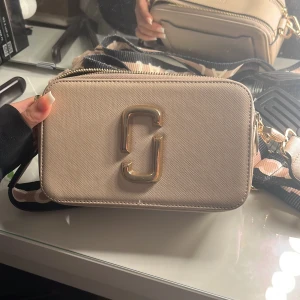marc jacobs väska  - Som ny, inga defekter, kan frakta (köparen står för frakten)