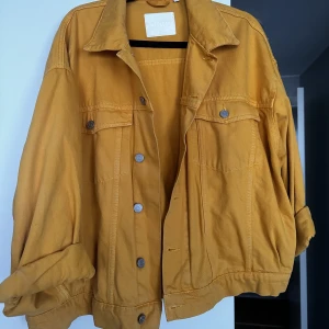 Gul jeansjacka  - Vintage stil