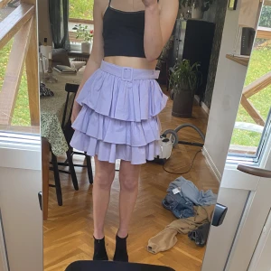 Lila volangkjol - Kjol från Zara, nästan helt oanvänd