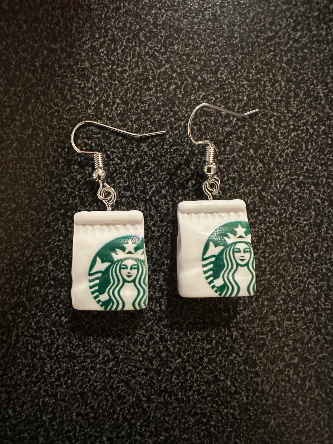 Örhänge med Starbucks 