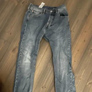 Levis 501 31/32 - Feta Levis 501 i perfekt skick, endast använda ett par gånger. Storlek 31/32