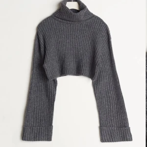 Stickad tröja  - Säljer denna jätte sköna stickade tröjan från Gina tricot, knappt använd💕