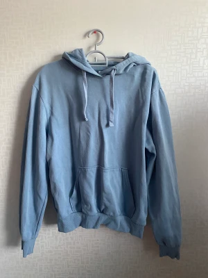 Blå hoodie  - Blå hoodie 